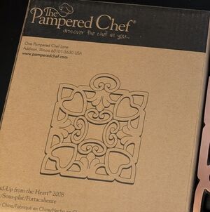 Pampered Chef Round-up From The Heart Trivet 2008